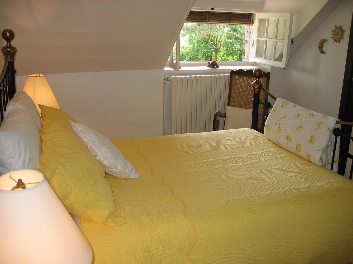 Célon Le Canard Au Parapluie Rouge Bed & Breakfast エクステリア 写真
