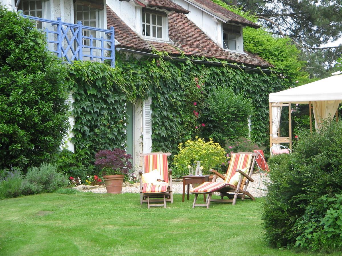 Célon Le Canard Au Parapluie Rouge Bed & Breakfast エクステリア 写真