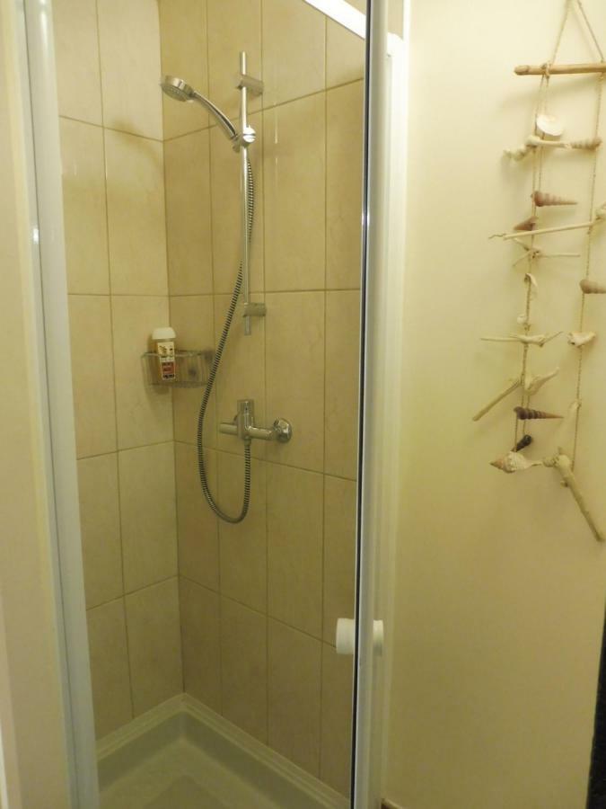 Célon Le Canard Au Parapluie Rouge Bed & Breakfast エクステリア 写真